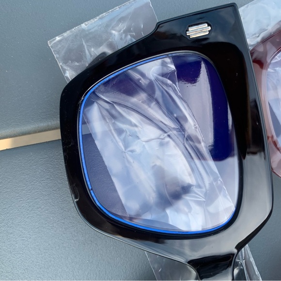 Set of Two Fashion Glasses - Not perscription - Picture 2 of 4